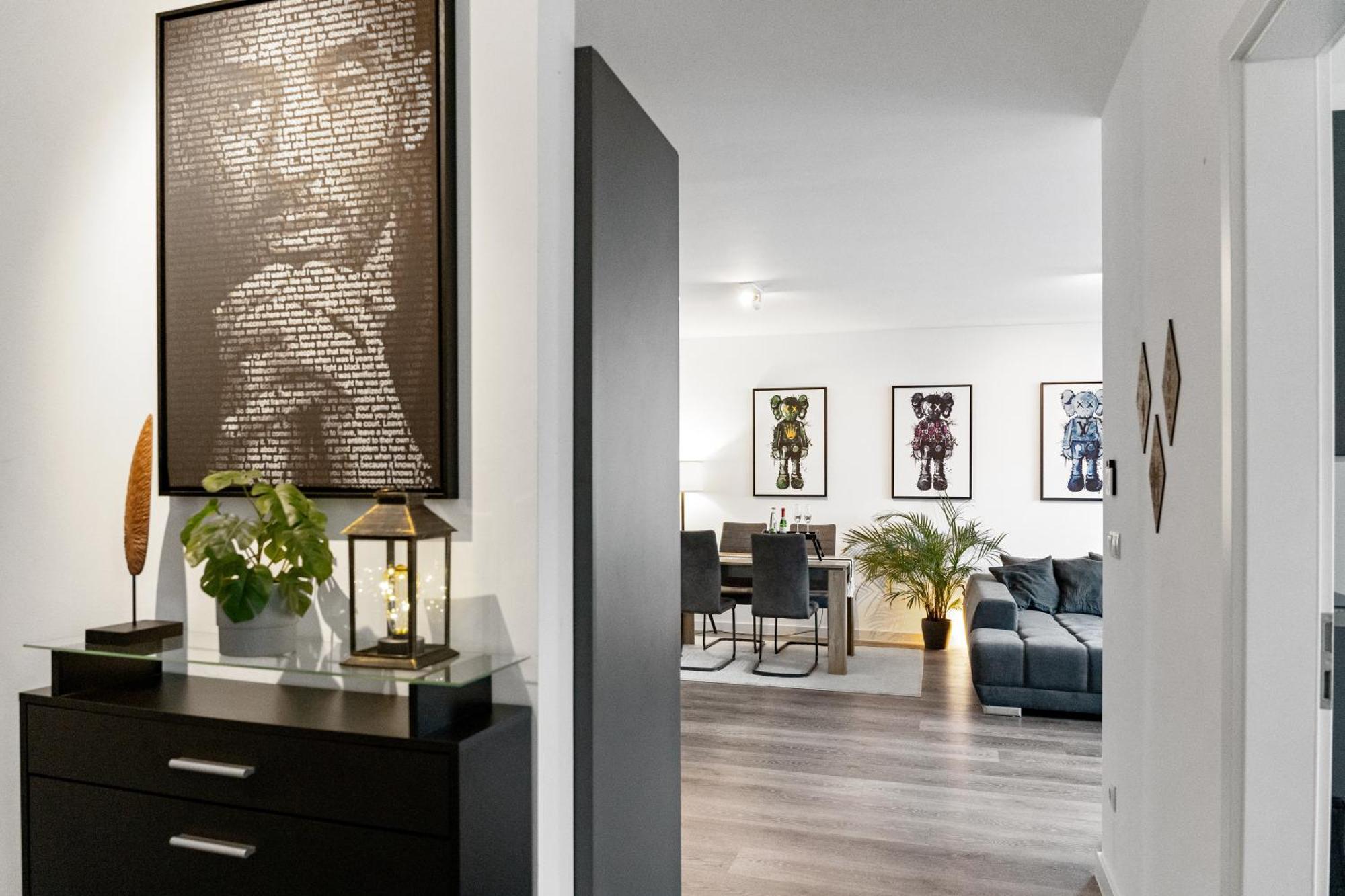 הרצוגנאוראך Modern Style Business Suite - Office - Kitchen - Balcony מראה חיצוני תמונה