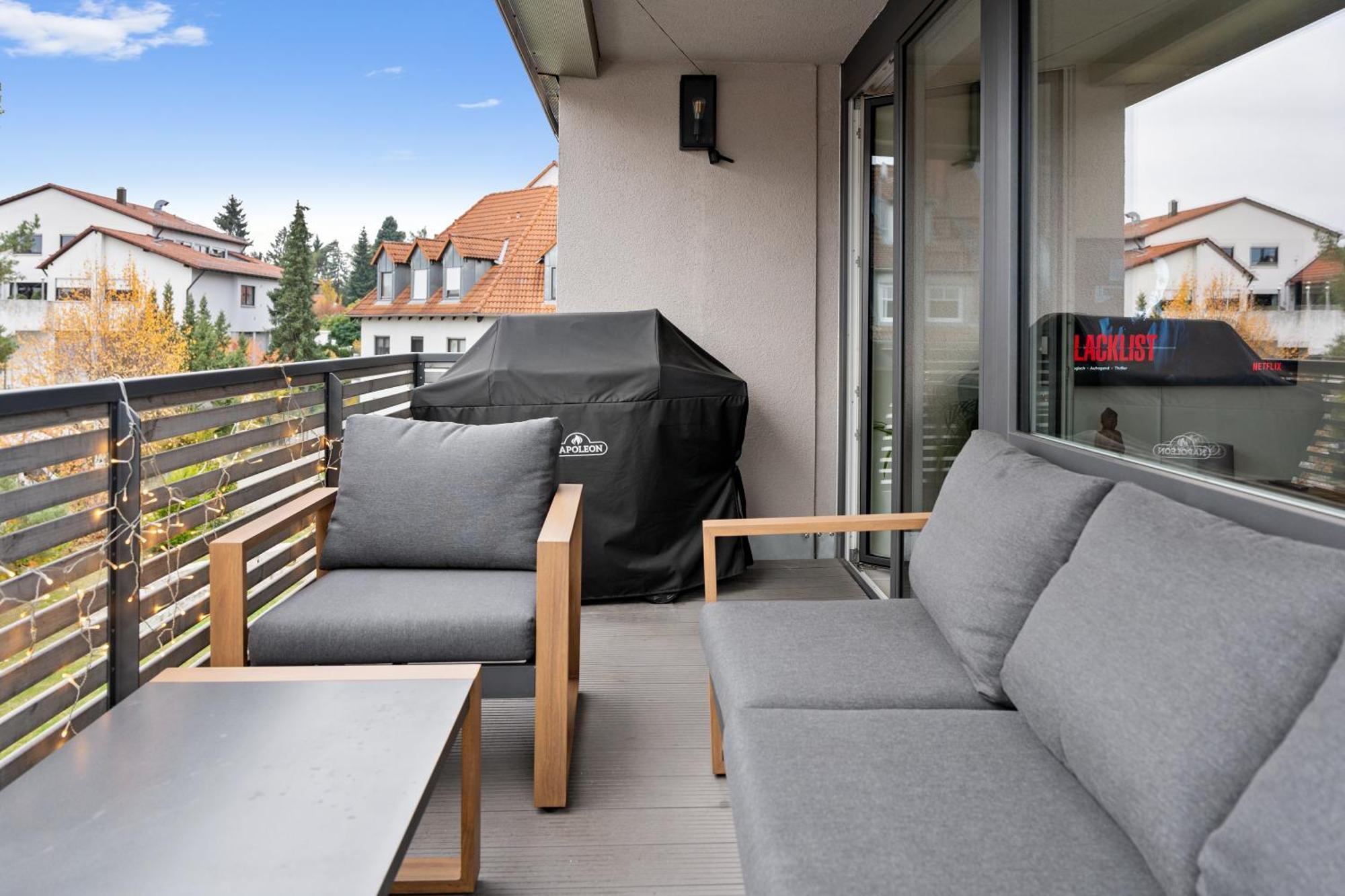 הרצוגנאוראך Modern Style Business Suite - Office - Kitchen - Balcony מראה חיצוני תמונה